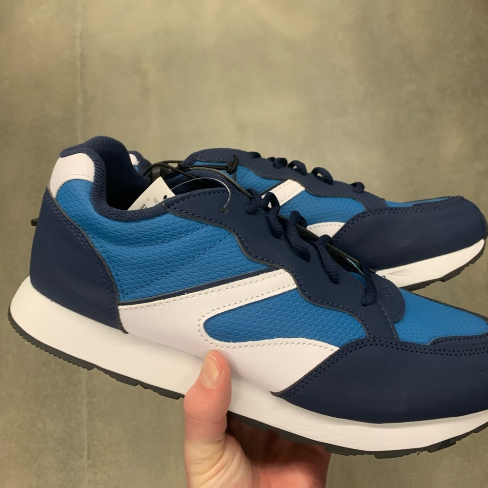 COPY - Men’s size 11 runners